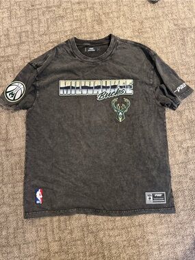 Embroidered Milwaukee bucks t shirt